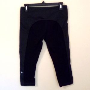 Lululemon Capri Leggings Grey Black Size 8